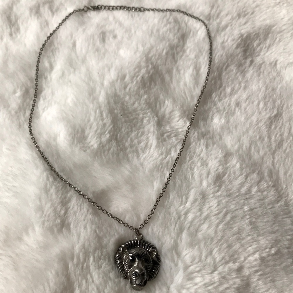 Lion Necklace - Picture 5 of 5